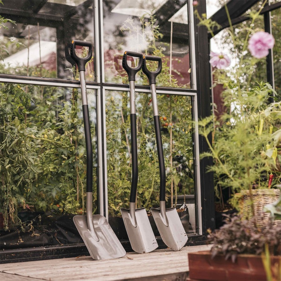 Лопата штыковая Fiskars Ergonomic