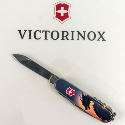 Ніж Victorinox Swiss Army Climber Zodiac Дракон у сонячних променях