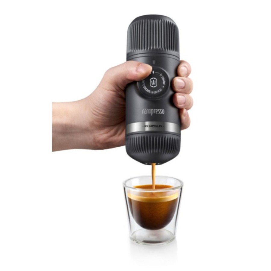 Портативна еспресо-кавоварка Wacaco Nanopresso сіра, механічна, для меленої кави