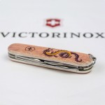 Ніж Victorinox Spartan Zodiac 91мм,12функ ,Дерев'яний дракон