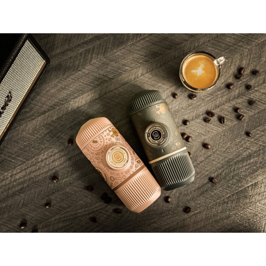 Портативна еспресо-кавоварка Wacaco Nanopresso темно-сіра з чохлом, механічна, для меленої кави