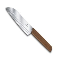 Кухонний ніж Victorinox Swiss Modern Santoku лезо 17см ріфл. с горіх. ручкою у подар.упак.